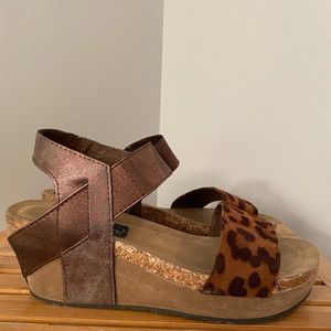 Cheetah Wedge Sandals, Great Shape !!